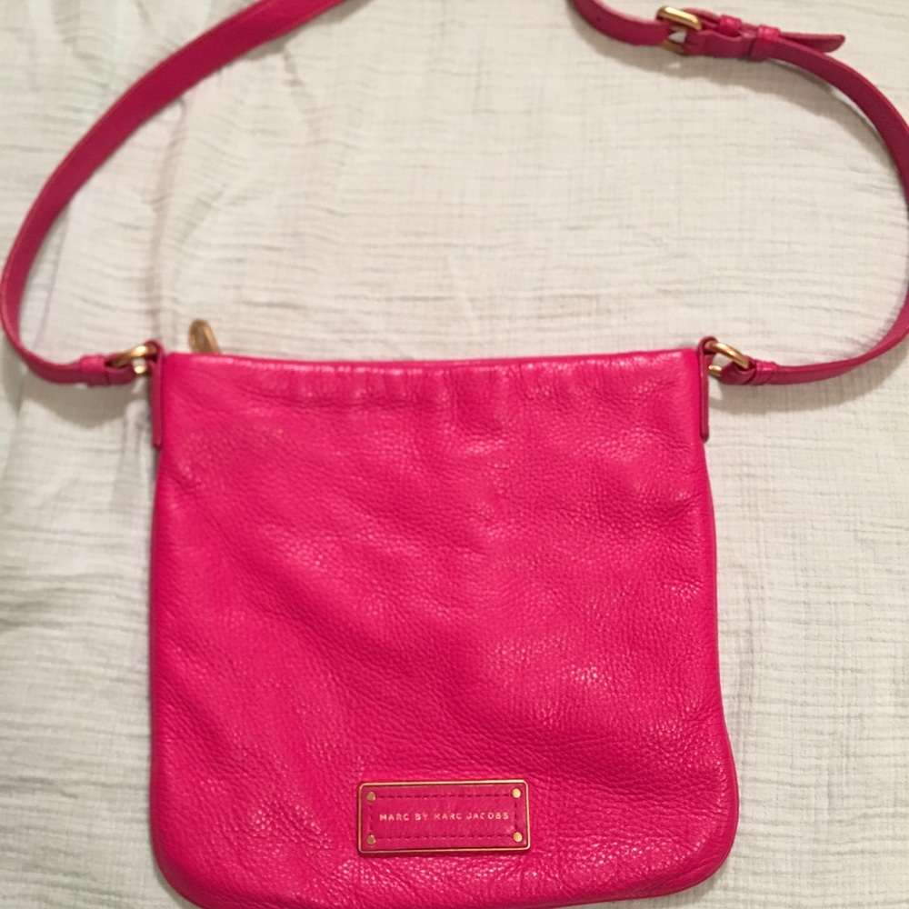 Marc Jacobs too hot to handle Sia pink cross body